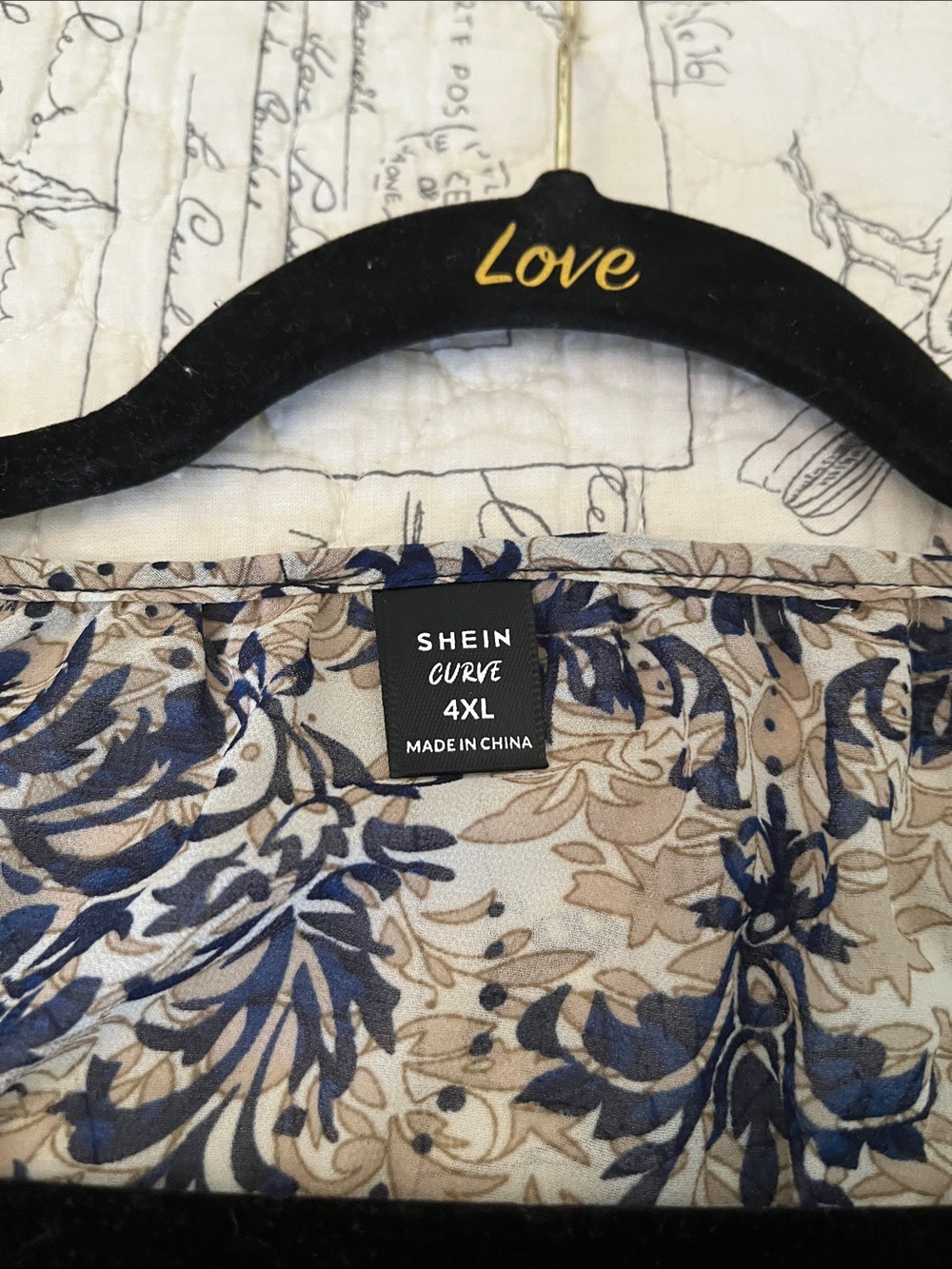 SHEIN Beige and Navy Floral Button-Front Blouse - Picture 4 of 5